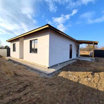 Продам новий 1 но поверховий будинок 90м2 на діл. 5,5 сот, гарне місце