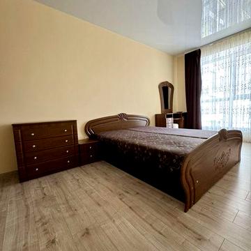 Трикімнатна квартира на Щасливому