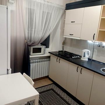 Незалежності, 7