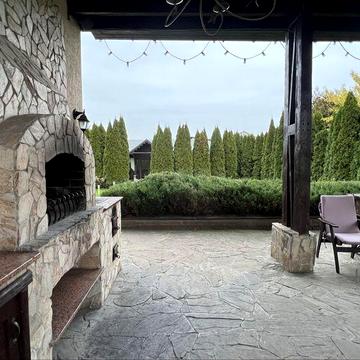 Резиденція Гірський Струмок село Гора