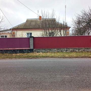 Продаж 1/2 будинку  в р-н Загребля(біля г-р-к”Хуторок”).