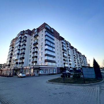 Продаж 3к Квартира Нижня Берегова вулиця