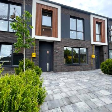 Приозерна вул.