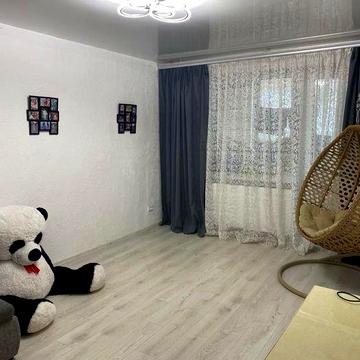 Продам простору 3-кім квартиру з холом, 5 мкр, р-н Лагуни - СЕРТИФІКАТ