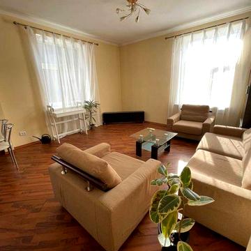 Здається 2к квартира в самому центрі Дніпра