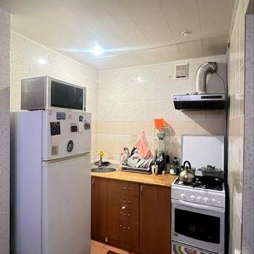 Продається 1 кім на 101м-ні