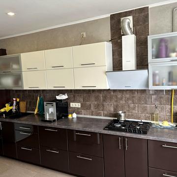 Андрія Сахарова вул., 14б