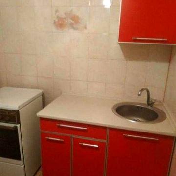 Терміново! Продам  1 кім квартиру біля станції метро Спортивна