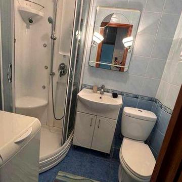 Продаю 2х- к кв  пл. Победы  6/9