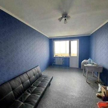 Продам 2к.кв.метро Индустриальная.