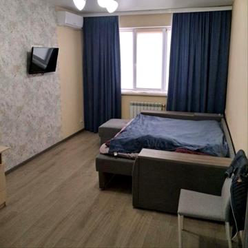 Садовий гарний стан парковка у дворі