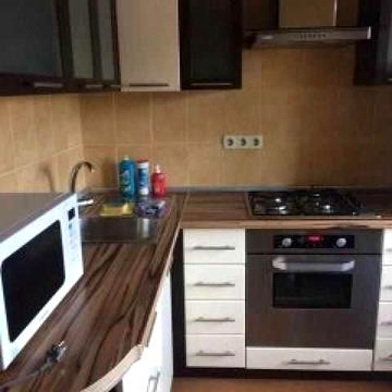 Продаю квартиру улучшенной планировки Роганский ЖМ