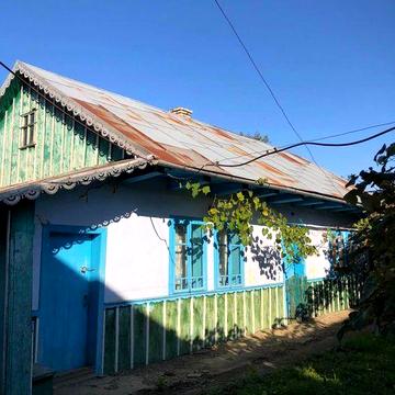 Продаж будинку і землі