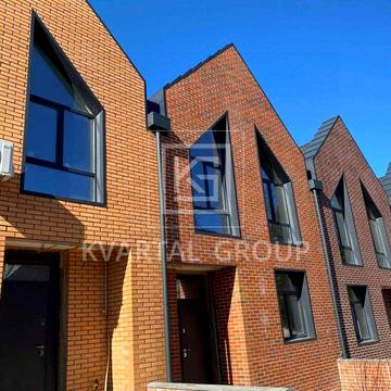 Сучасний таунхаус зі швидким виїздом до Києва