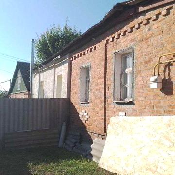 Гарна половина цегляного будинку в місті Мерефа