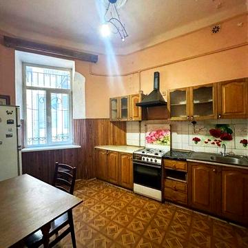 Продаж 2 кім.квартира вул.Хорватська, район ц.Святої Анни, 80000 дол.