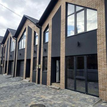 Таунхаус з гаражем