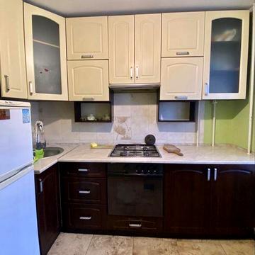 Однокімнатна квартира поруч із зупинкою