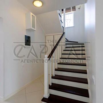 Довгострокова оренда 4к Дім Євгена Патона вулиця