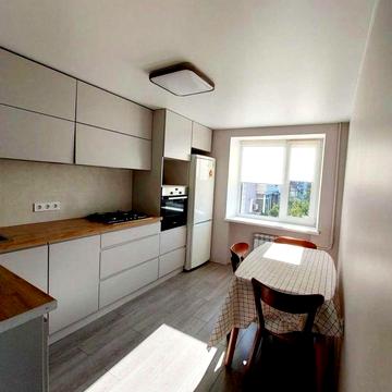 Оренда 3-кімнатної вул. Хрещатик, 180