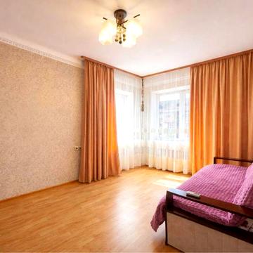 Продаж двокімнатної квартири, Харківське шосе, Дарницька площа