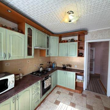 Оренда 3-кімнатної квартири — вул. Патона