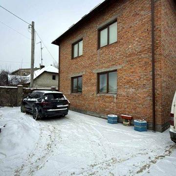 Продаж частини будинку з окремим входом та заїздом  вул. Шевченка