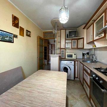 Здам затишну 2-кімнатну квартиру по вул. Велика Морська-6А(біля мосту)