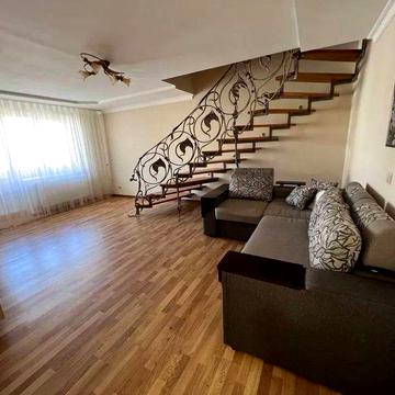 Продаж 2 рівневої квартири / Боздош