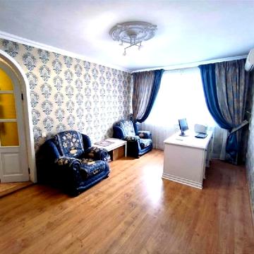 Академіка Філатова вул., 43