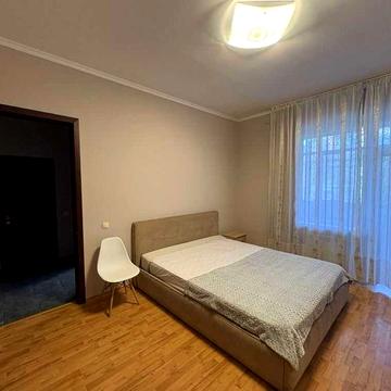 Оренда 2к квартири на вул. Космічна 9А