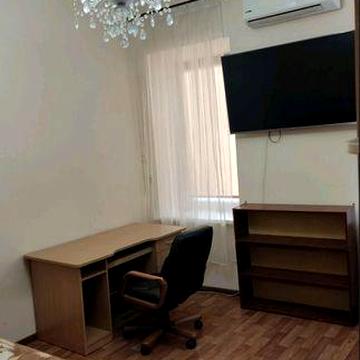 Сдам от хоз 3 комн.кв новый рынок центр