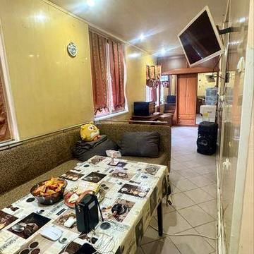 Продам квартиру 79 м2 р-н Поликлиники Клушина