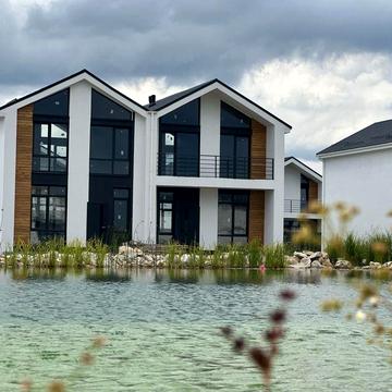 Будинок дуплекс 95 кв.м з видом на ставок. Євідновлення