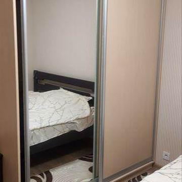 Сдам  3  кв ЖК Лазурный м Центральный рынок  300 долл.