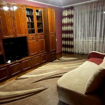 Здається 3-х кімнатна квартира в районі 1 школи