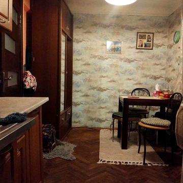 Продам двокімнатну квартиру на Б. Хмельницького