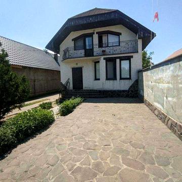 Продаю будинок 120м 2012р на 11 сотках з садом і гаражем в с.Королево