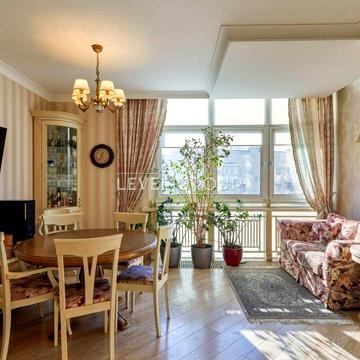 Продаж 3 -кімнатної квартири, з паркомісцем, Шевченківський район