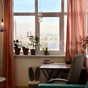 Продаж, затишна 2к квартира, 60м2, вул Освіти, Соломянська площа