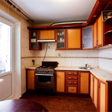 Продається 3к Ушакова 16 Академ