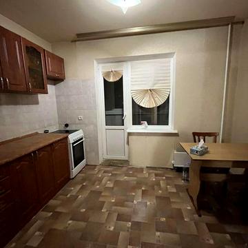 4 х кімнатна квартира Академіка Ефремова 21. М. Академмістечко.