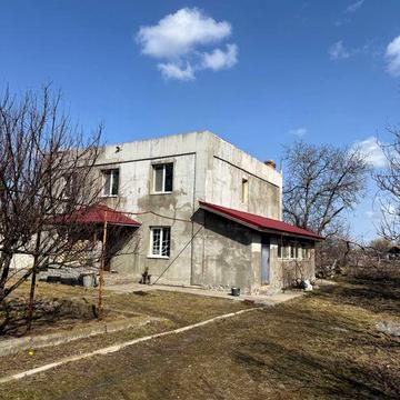 Продам двуповерховий будинок