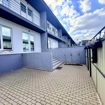 Продам таунхаус з окремим двором,рн Таращанський.