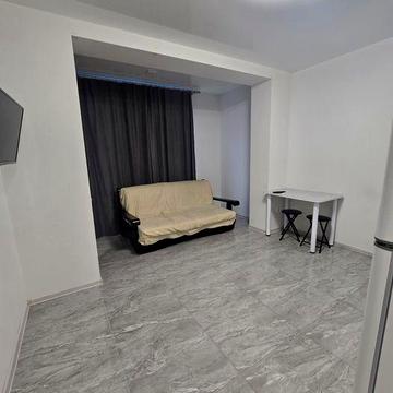 Сдам студию возле метро