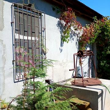 Продам свой дом (двухкомнатная квартира на земле )фасад ,