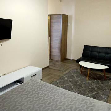 Госпітальна вул., 2