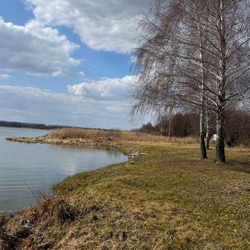 Дача в Рибачому біля озера