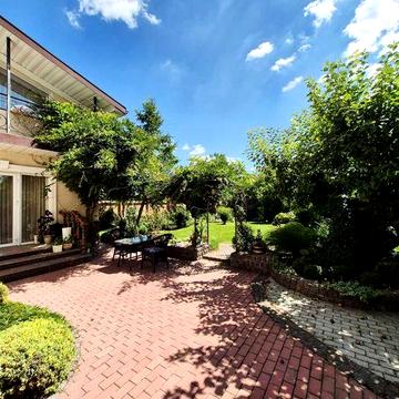 Продам неймовірно затишний та гарний будинок біля Міськсаду.