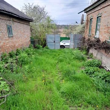 Будинок цегляний, у хорошому житловому стані.